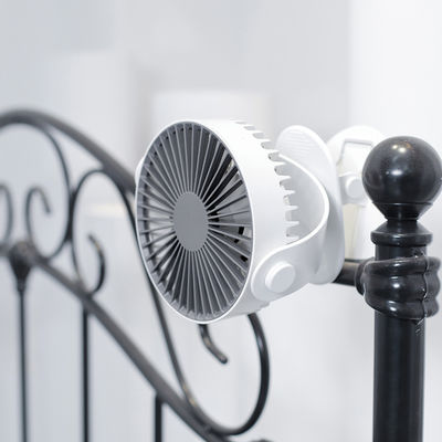 2000mAh बैटरी पोर्टेबल USB फैन BLDC 360 डिग्री टेबल क्लिप फैन