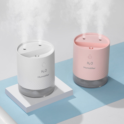 रंगीन पोर्टेबल रिचार्जेबल Humidifier 650ml क्षमता 2000mAh कार चार्जर